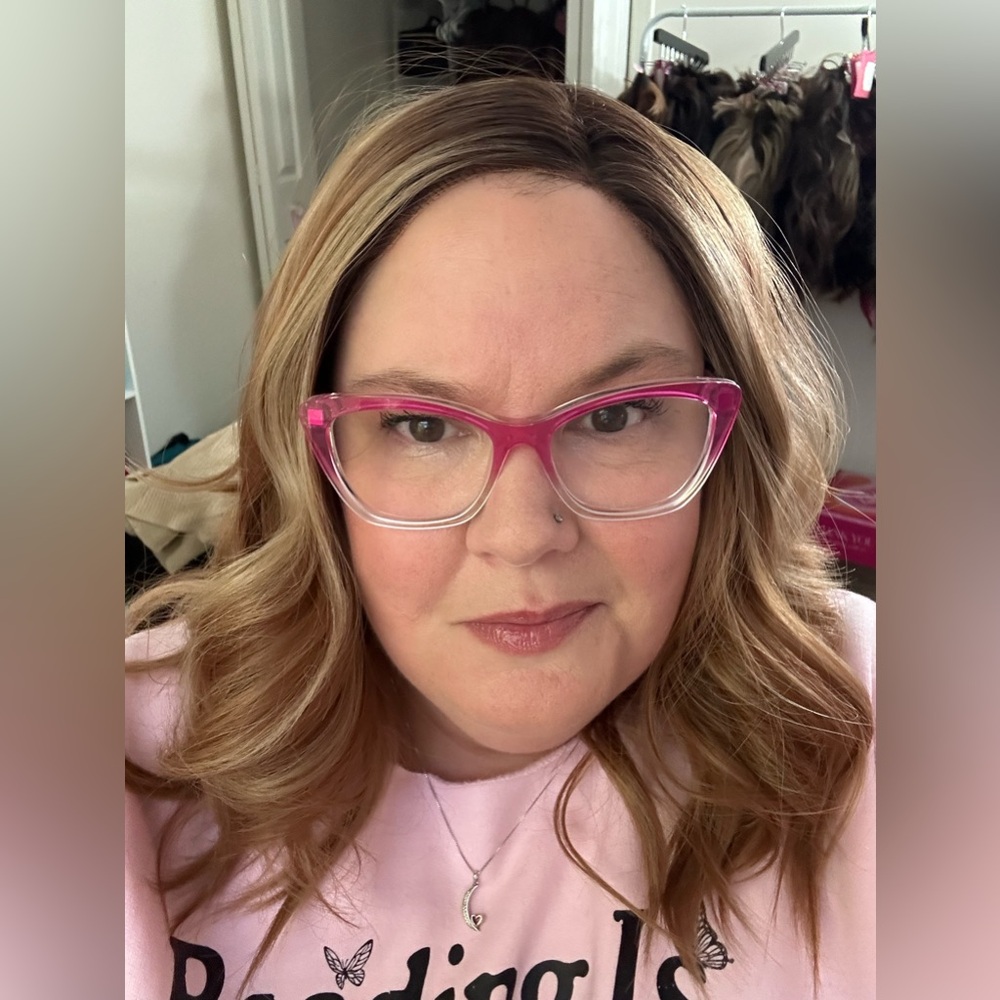 Chelsey Smith wig - Oakley Sun-kissed